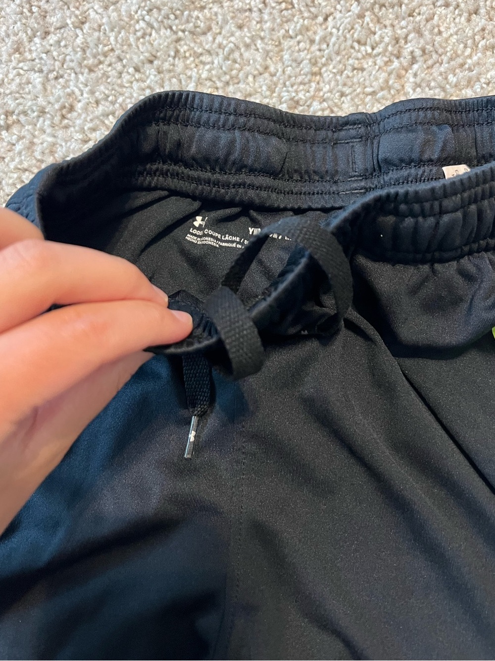 ◼️UNDER ARMOUR: Boy size M, black w/design logo athletic shorts, preowned◼️ - Picture 4 of 9